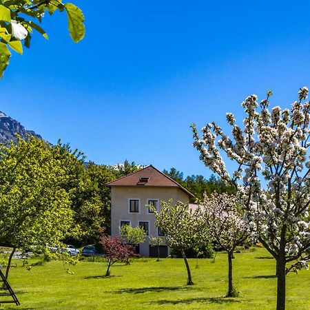 "La Combe Fleurie" Appartements & Chambres Saint-Bonnet-en-Champsaur Exterior photo