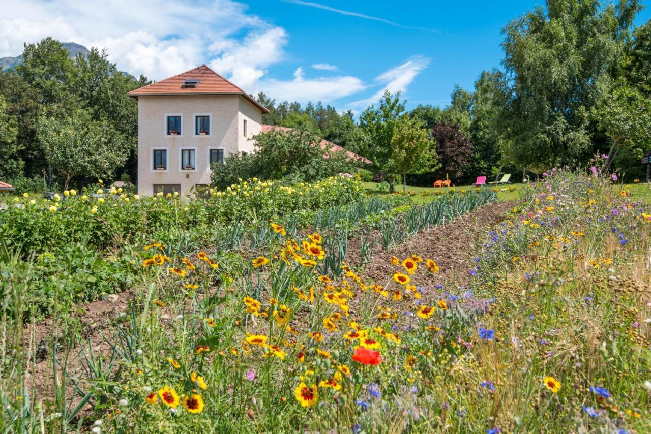 "La Combe Fleurie" Appartements & Chambres Saint-Bonnet-en-Champsaur Exterior photo