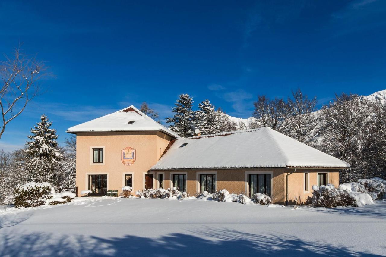 "La Combe Fleurie" Appartements & Chambres Saint-Bonnet-en-Champsaur Exterior photo