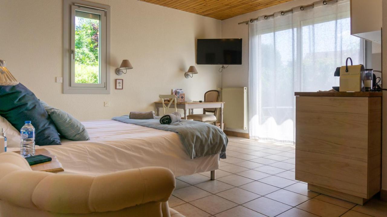 "La Combe Fleurie" Appartements & Chambres Saint-Bonnet-en-Champsaur Exterior photo