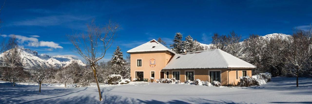"La Combe Fleurie" Appartements & Chambres Saint-Bonnet-en-Champsaur Exterior photo