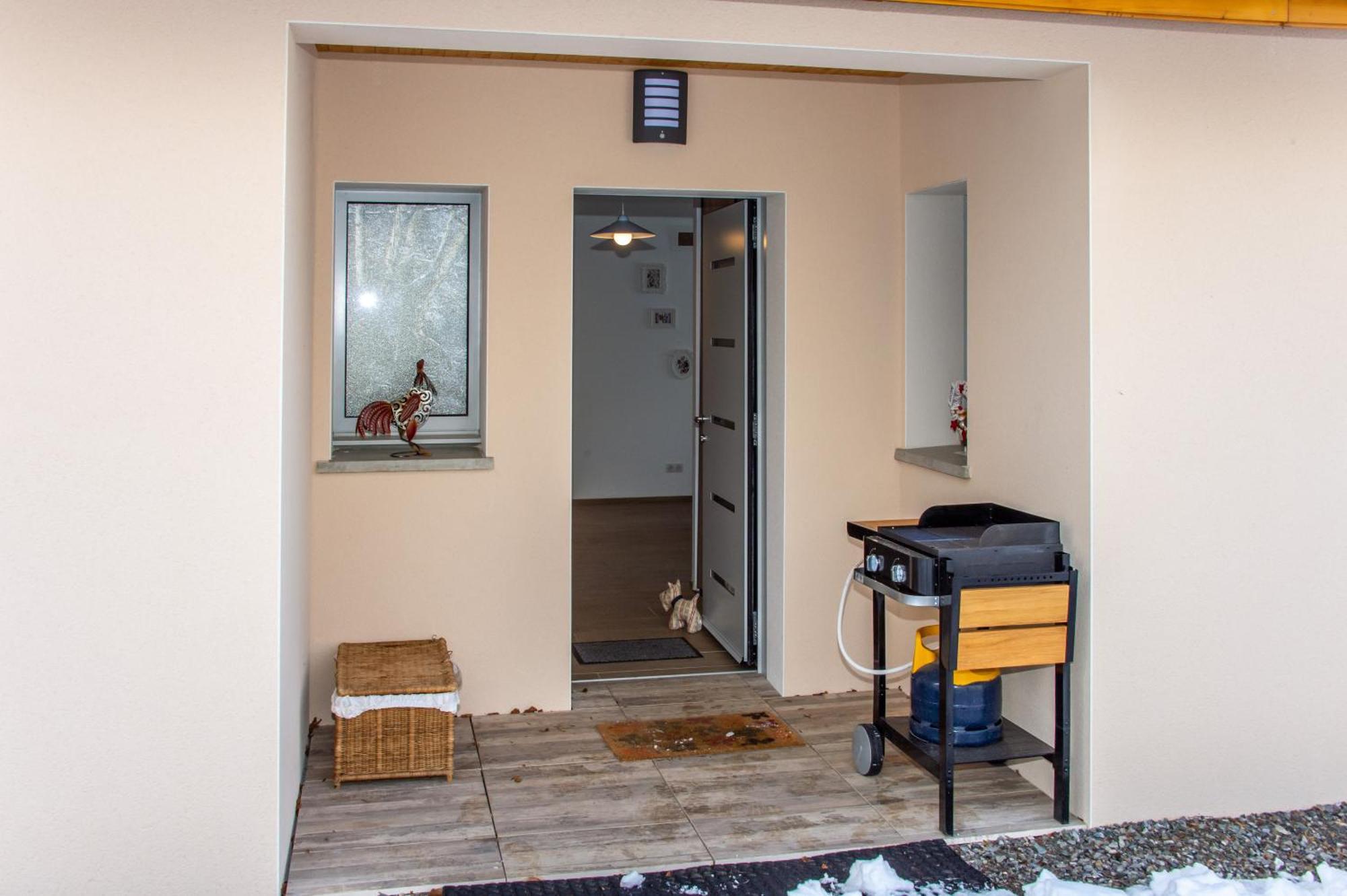 "La Combe Fleurie" Appartements & Chambres Saint-Bonnet-en-Champsaur Room photo