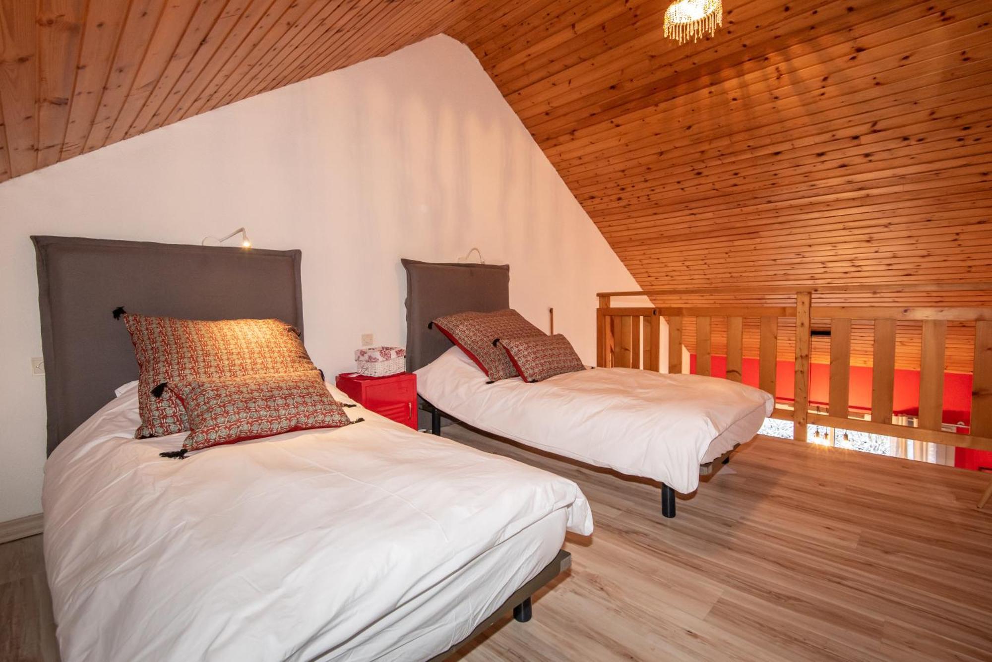 "La Combe Fleurie" Appartements & Chambres Saint-Bonnet-en-Champsaur Room photo