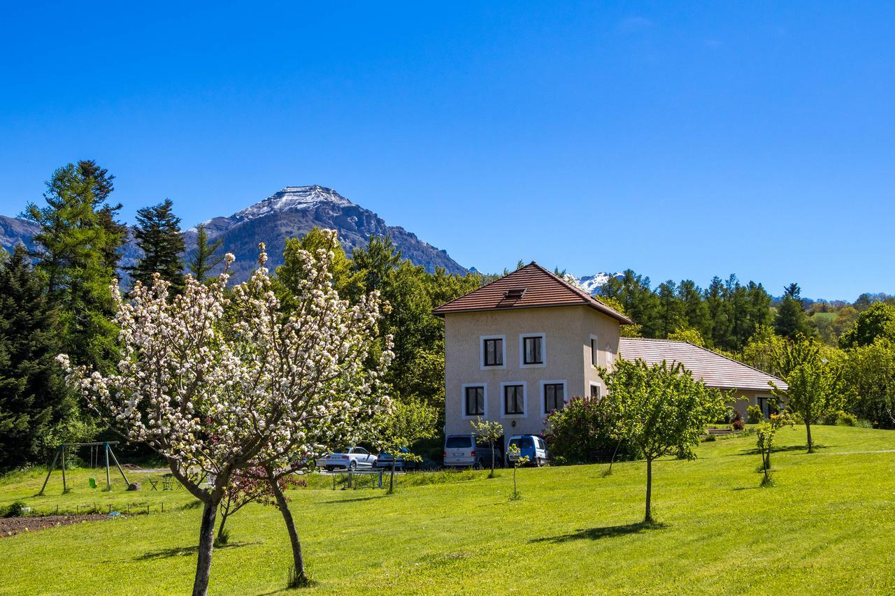 "La Combe Fleurie" Appartements & Chambres Saint-Bonnet-en-Champsaur Exterior photo
