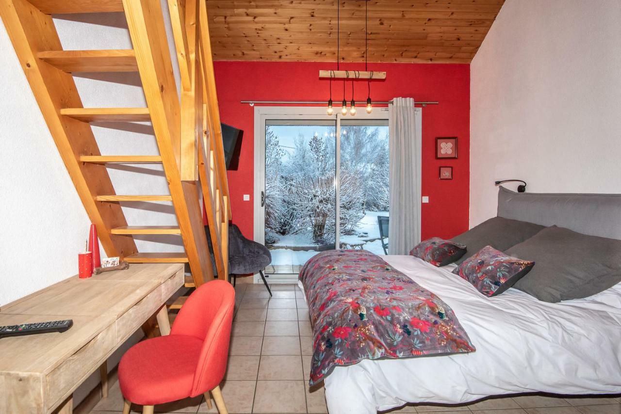 "La Combe Fleurie" Appartements & Chambres Saint-Bonnet-en-Champsaur Exterior photo
