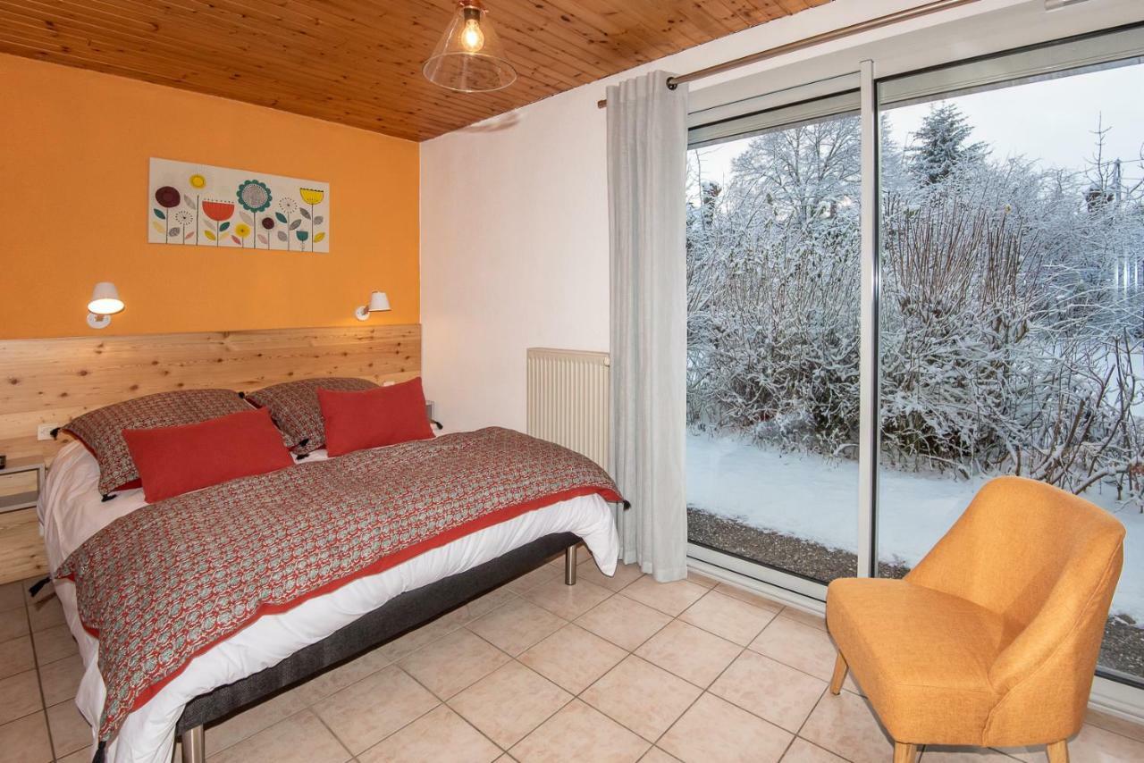 "La Combe Fleurie" Appartements & Chambres Saint-Bonnet-en-Champsaur Exterior photo