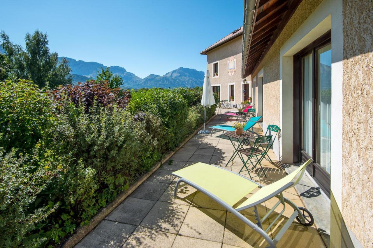 "La Combe Fleurie" Appartements & Chambres Saint-Bonnet-en-Champsaur Exterior photo